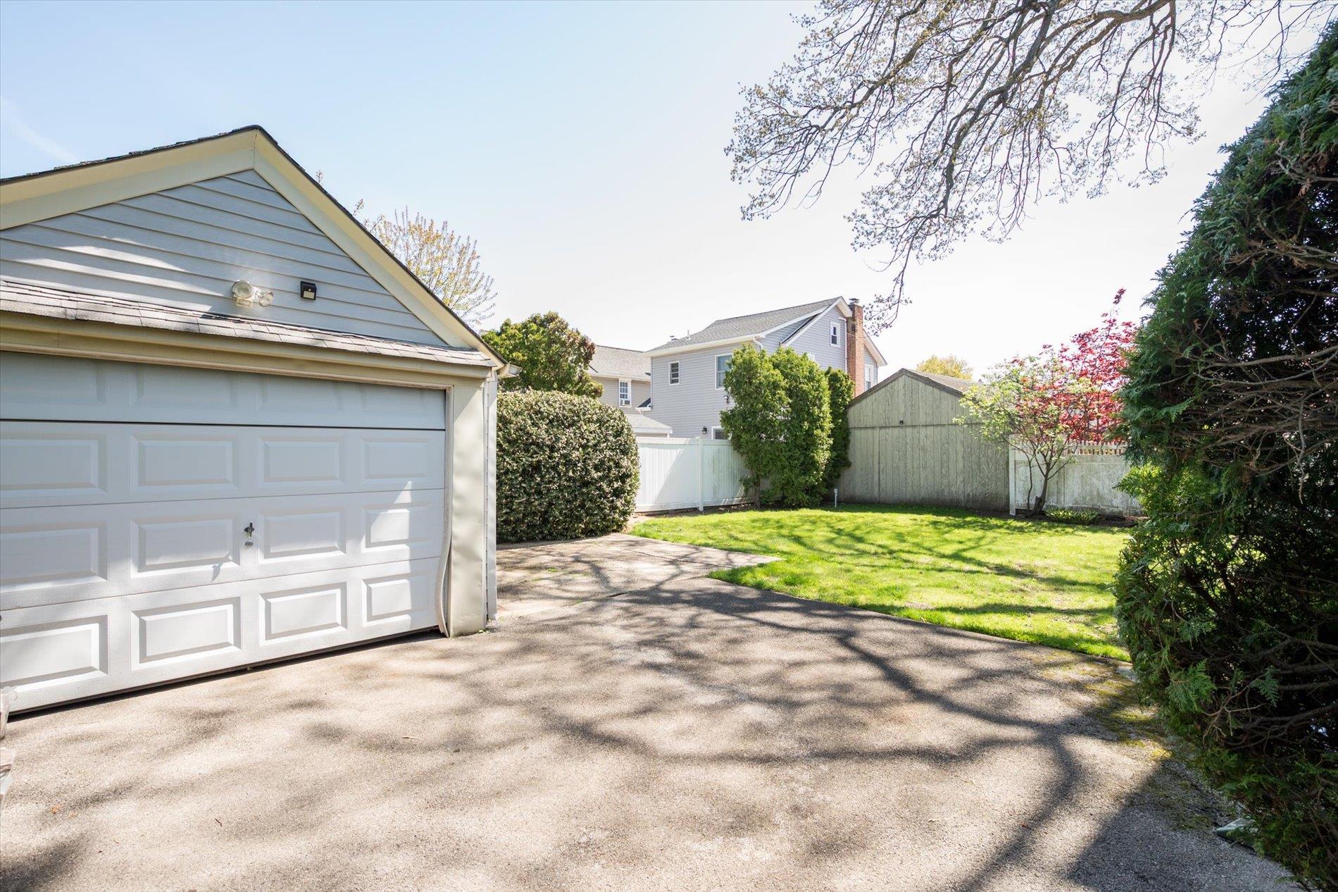 173 Pine Street, Rockville Centre, New York image 12