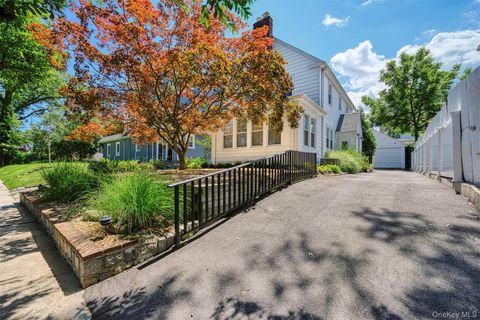 254-06 W End Drive Great Neck NY 11020