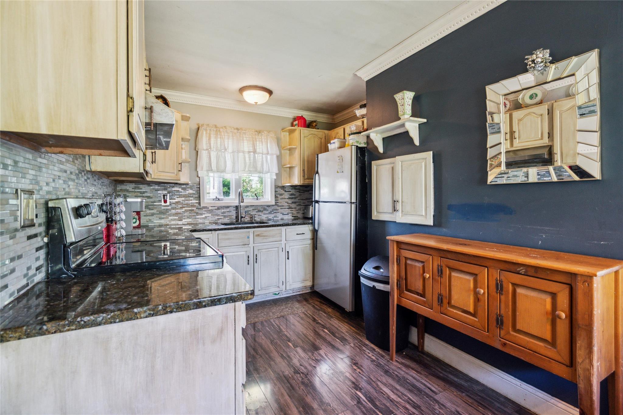 24 Pine Street, Lake Grove, New York image 8
