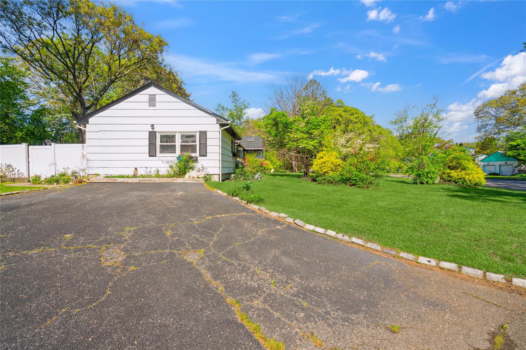 24 Pine Street, Lake Grove, New York image 33