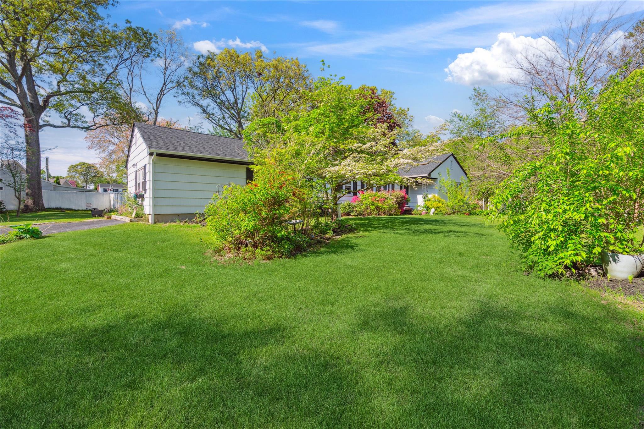 24 Pine Street, Lake Grove, New York image 34