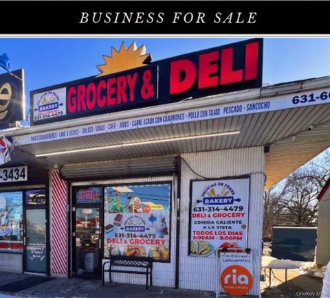 Photo of 672 Sunrise Hwy, Babylon, NY 11704 (MLS # 961305)