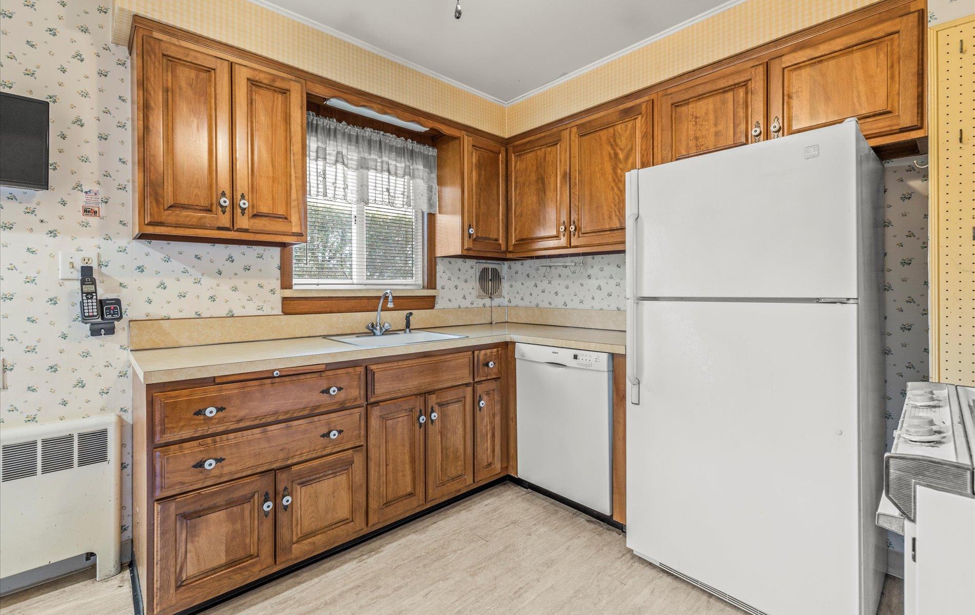265-06 80th Ave Ave, Glen Oaks, New York image 14