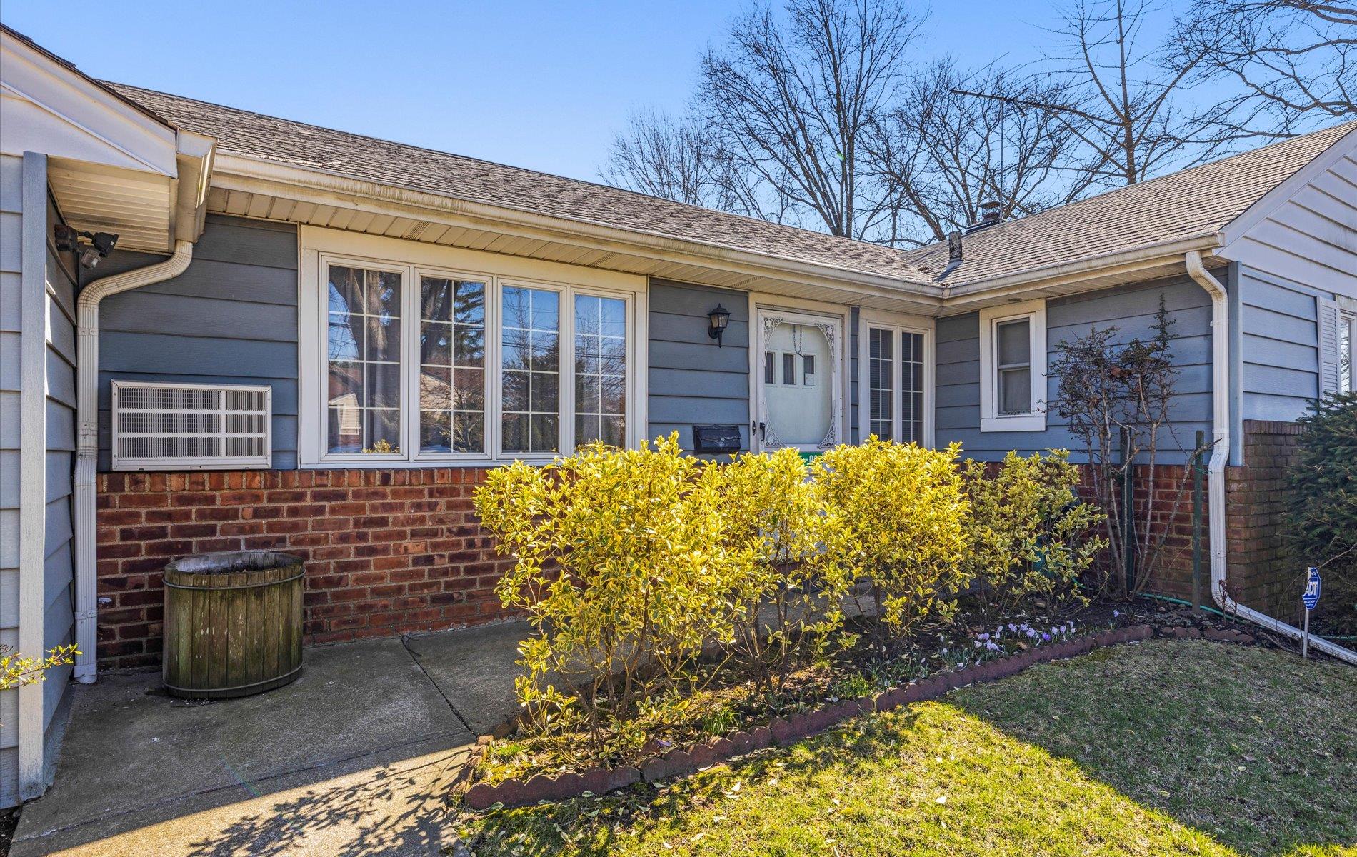 265-06 80th Ave Ave, Glen Oaks, New York image 20