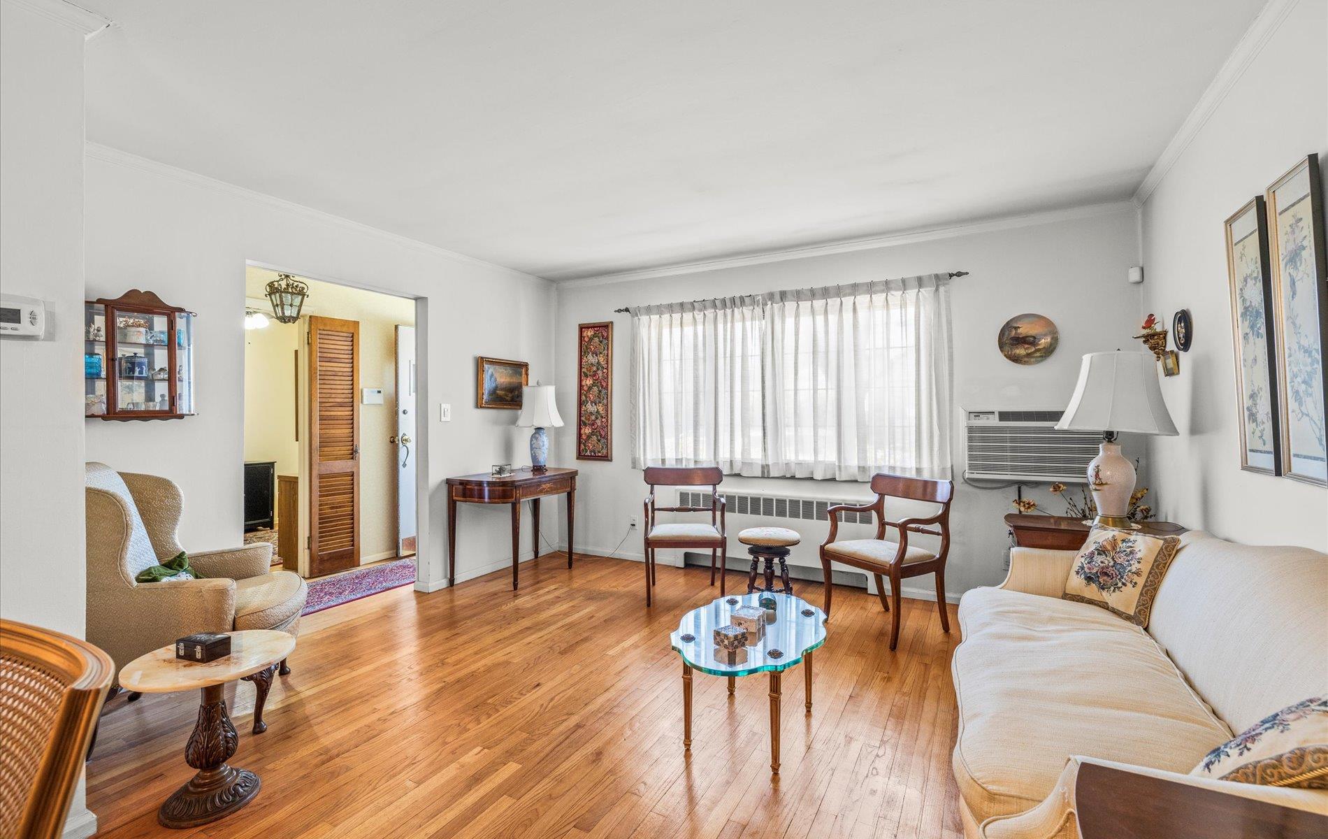 265-06 80th Ave Ave, Glen Oaks, New York image 5