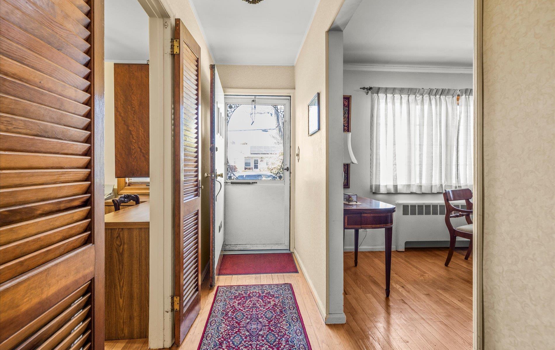 265-06 80th Ave Ave, Glen Oaks, New York image 3