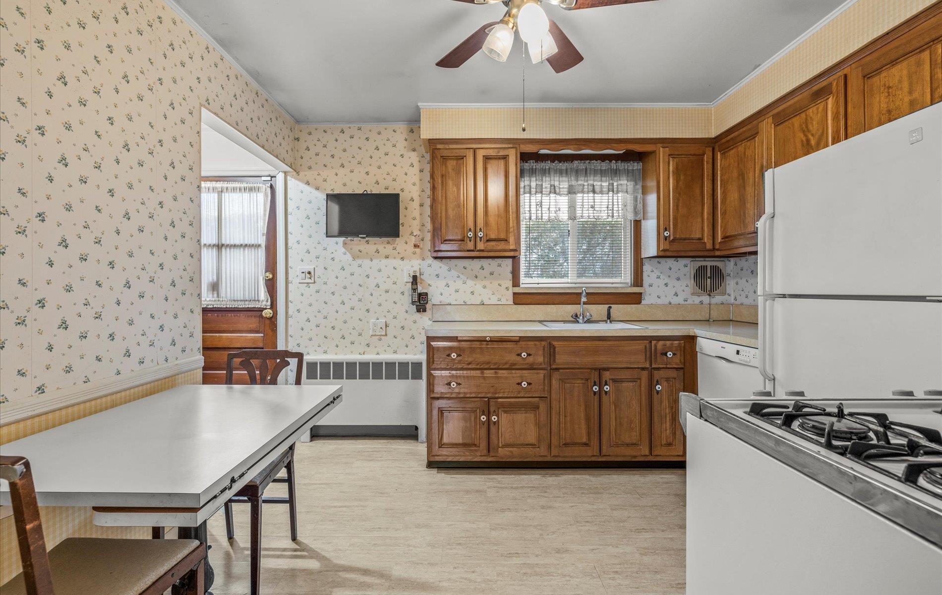 265-06 80th Ave Ave, Glen Oaks, New York image 13