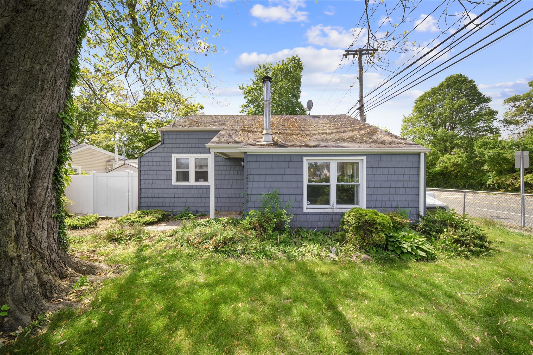 96 Pardee Avenue, Islip, New York image 2