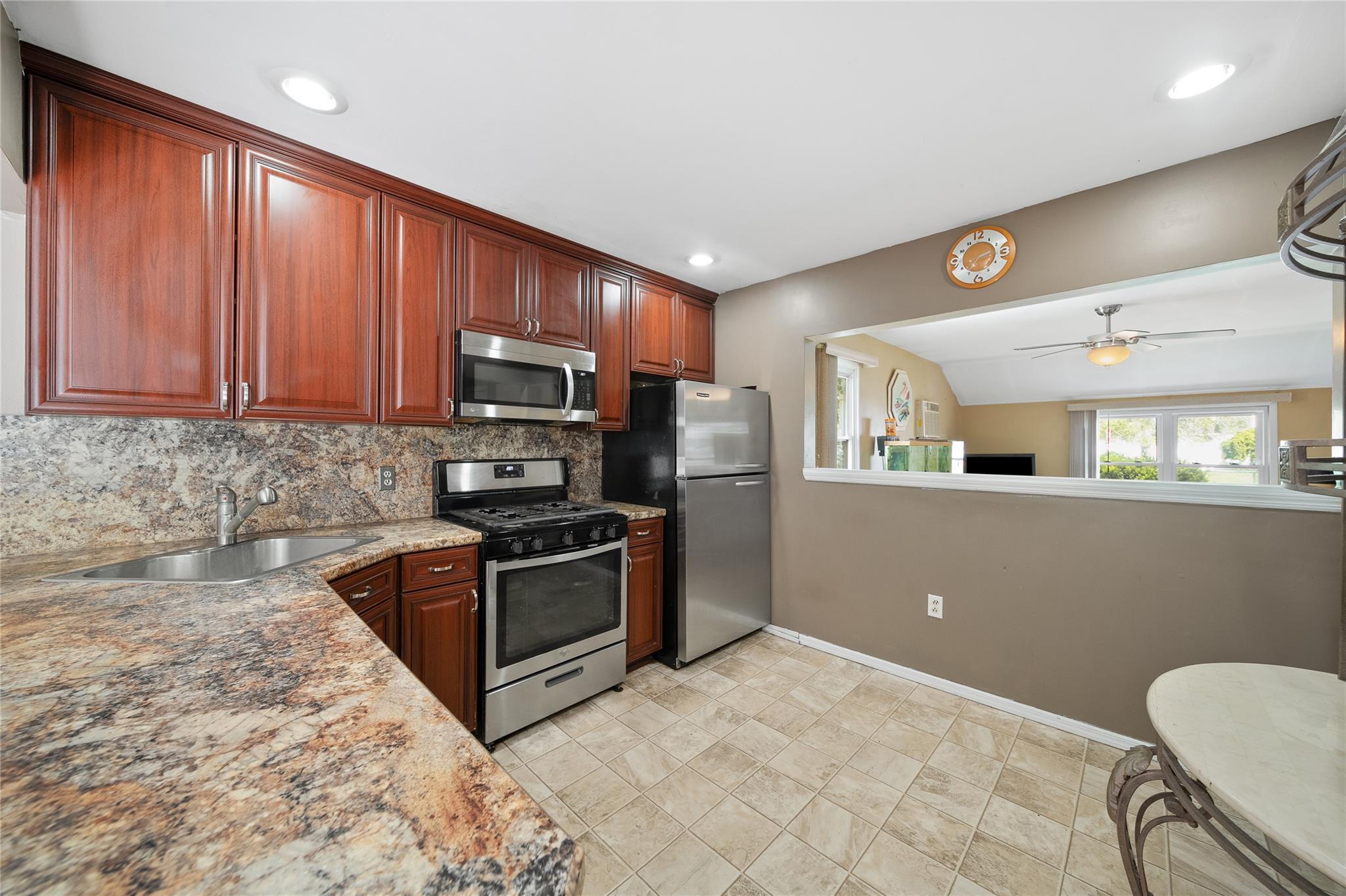 96 Pardee Avenue, Islip, New York image 10