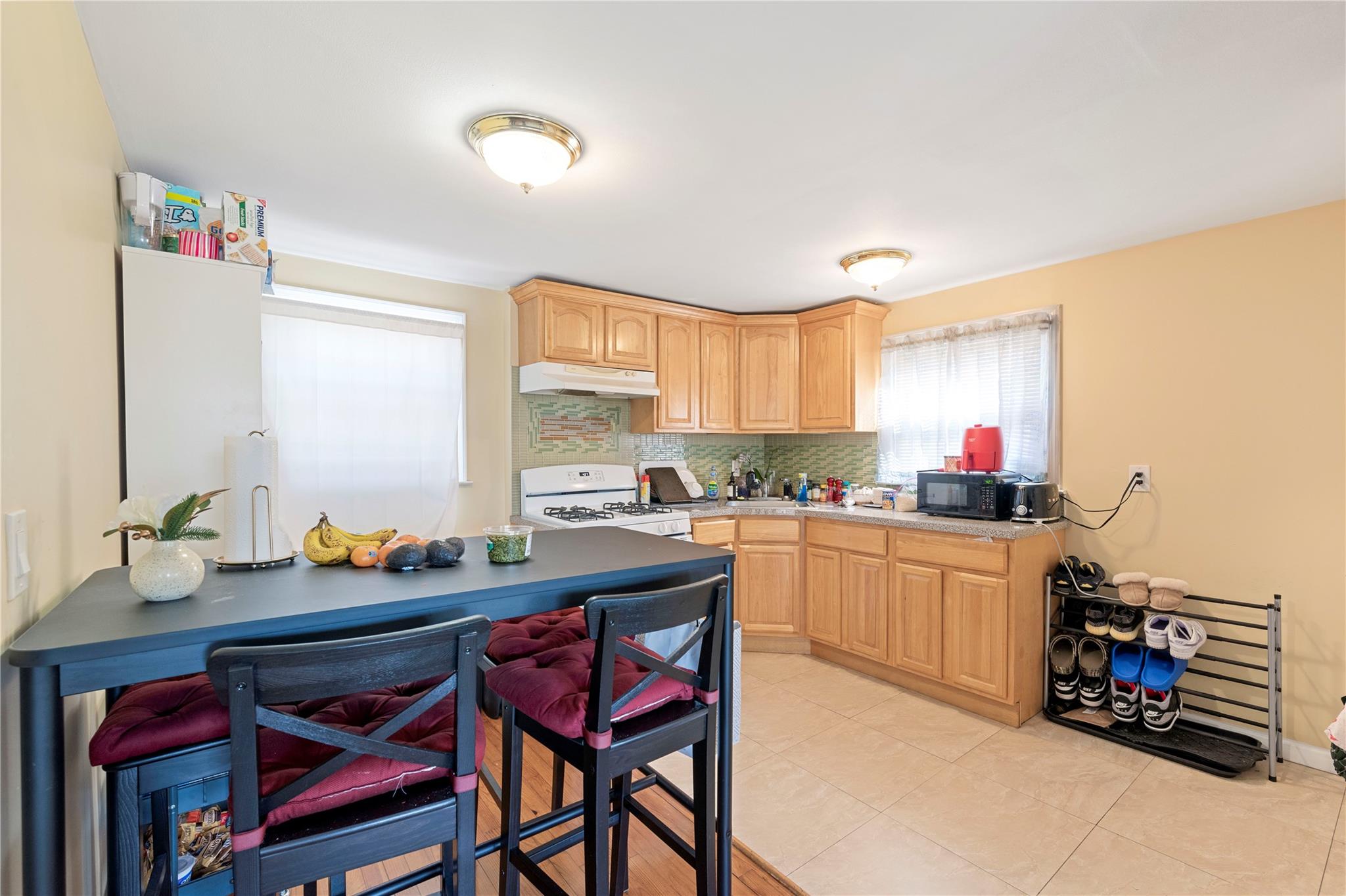 487 Emerson Place, Valley Stream, New York image 22