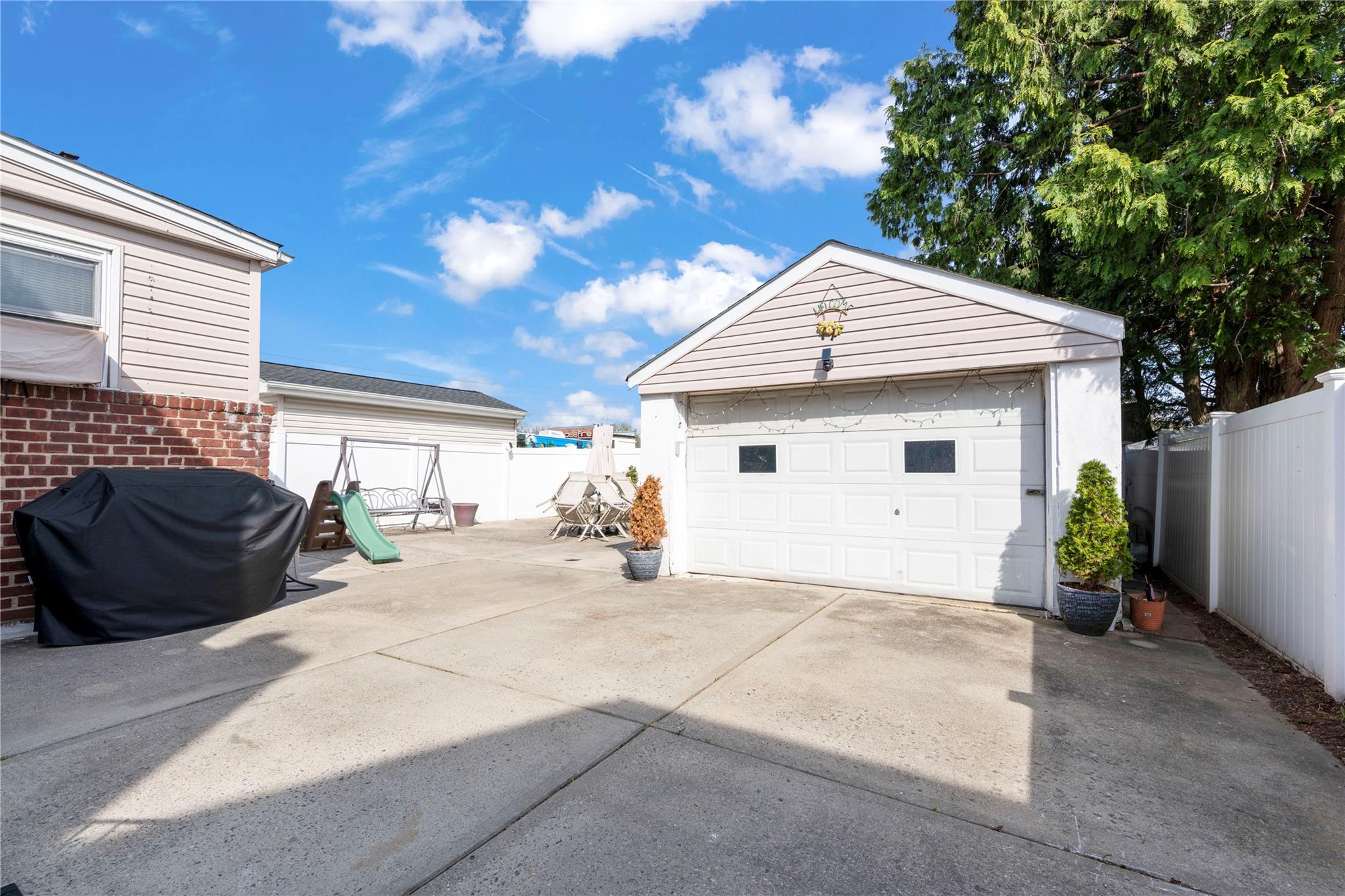 487 Emerson Place, Valley Stream, New York image 3