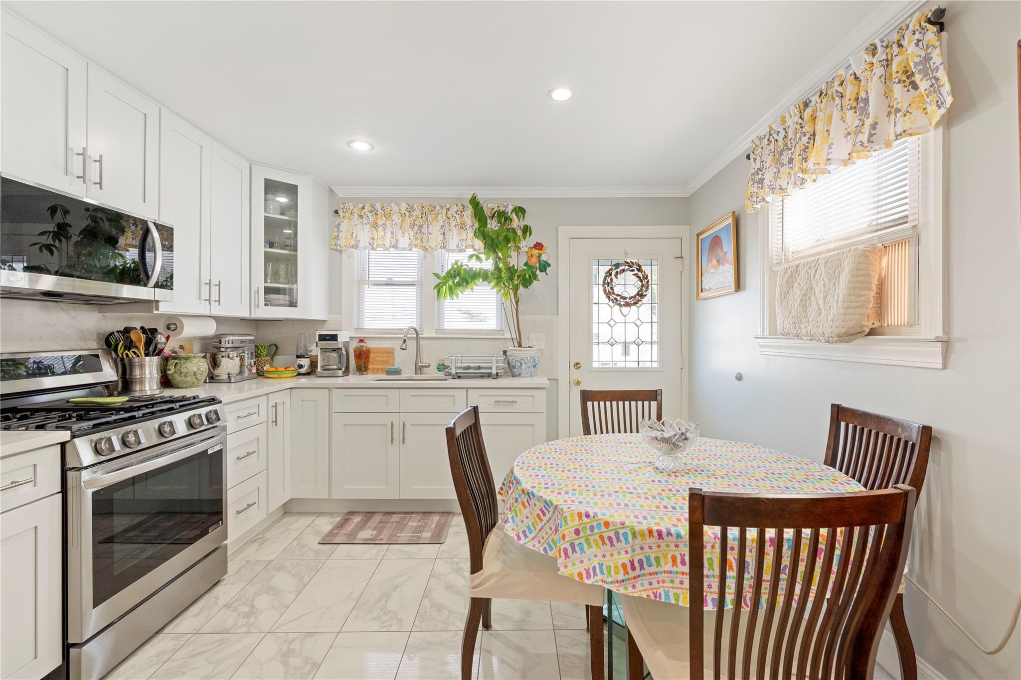 487 Emerson Place, Valley Stream, New York image 9