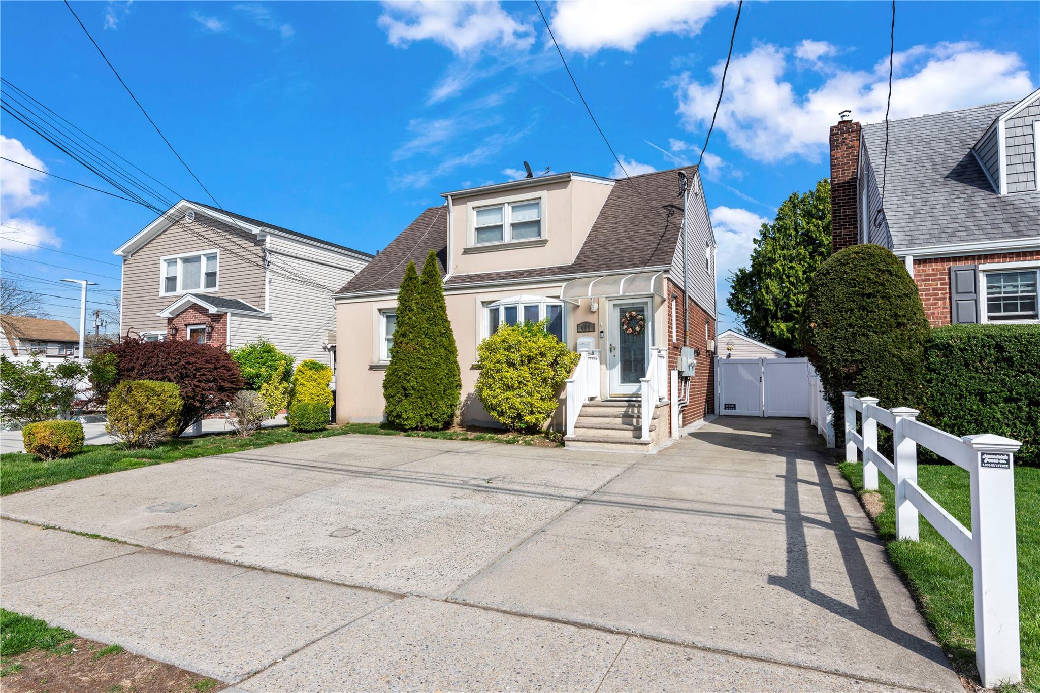 487 Emerson Place, Valley Stream, New York image 2