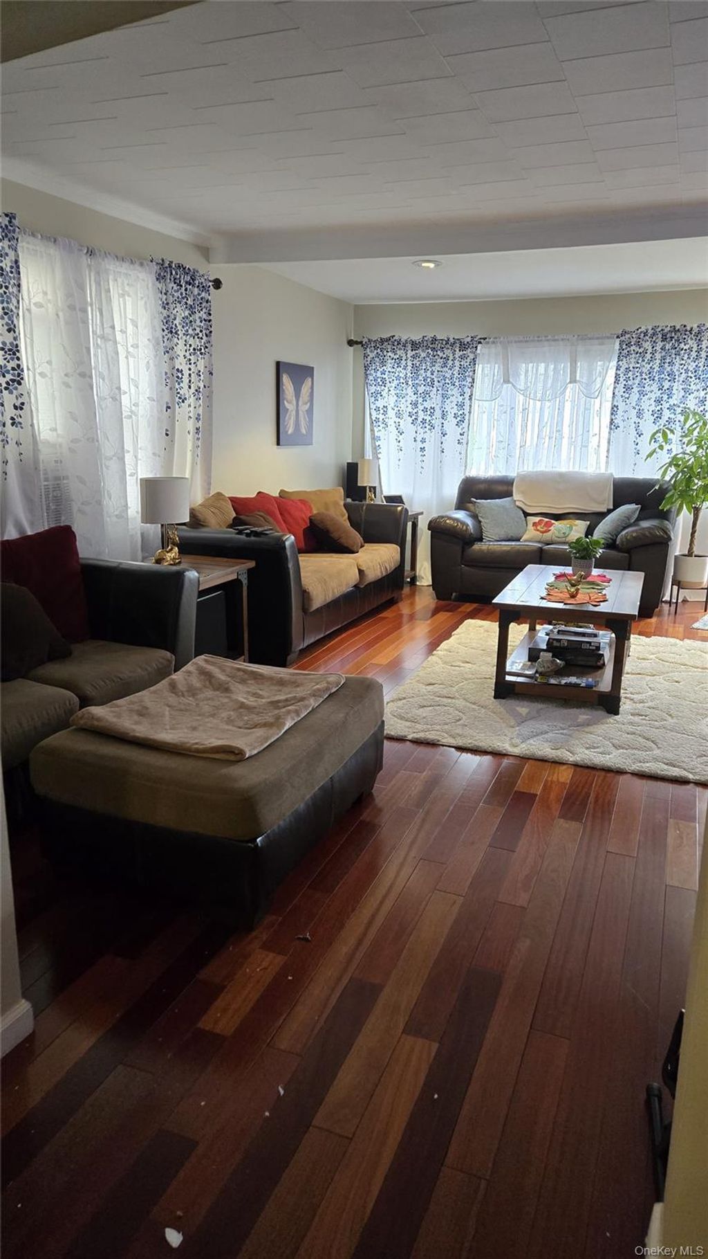 Photo of 90-17 207th Street, Queens Village, NY 11428 (MLS # 951426)