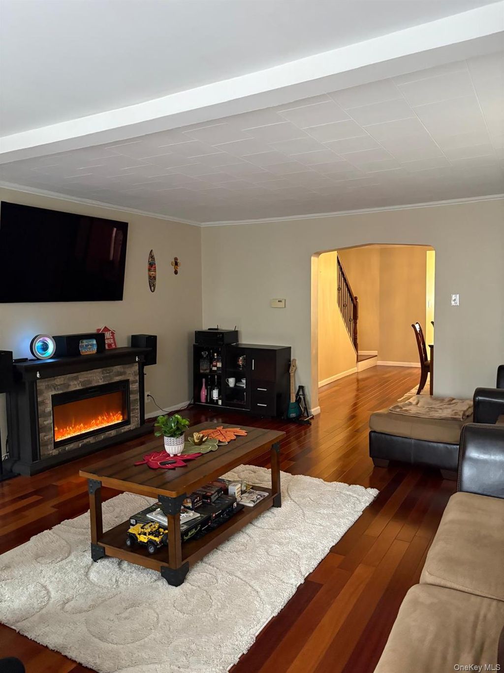 Photo of 90-17 207th Street, Queens Village, NY 11428 (MLS # 951426)