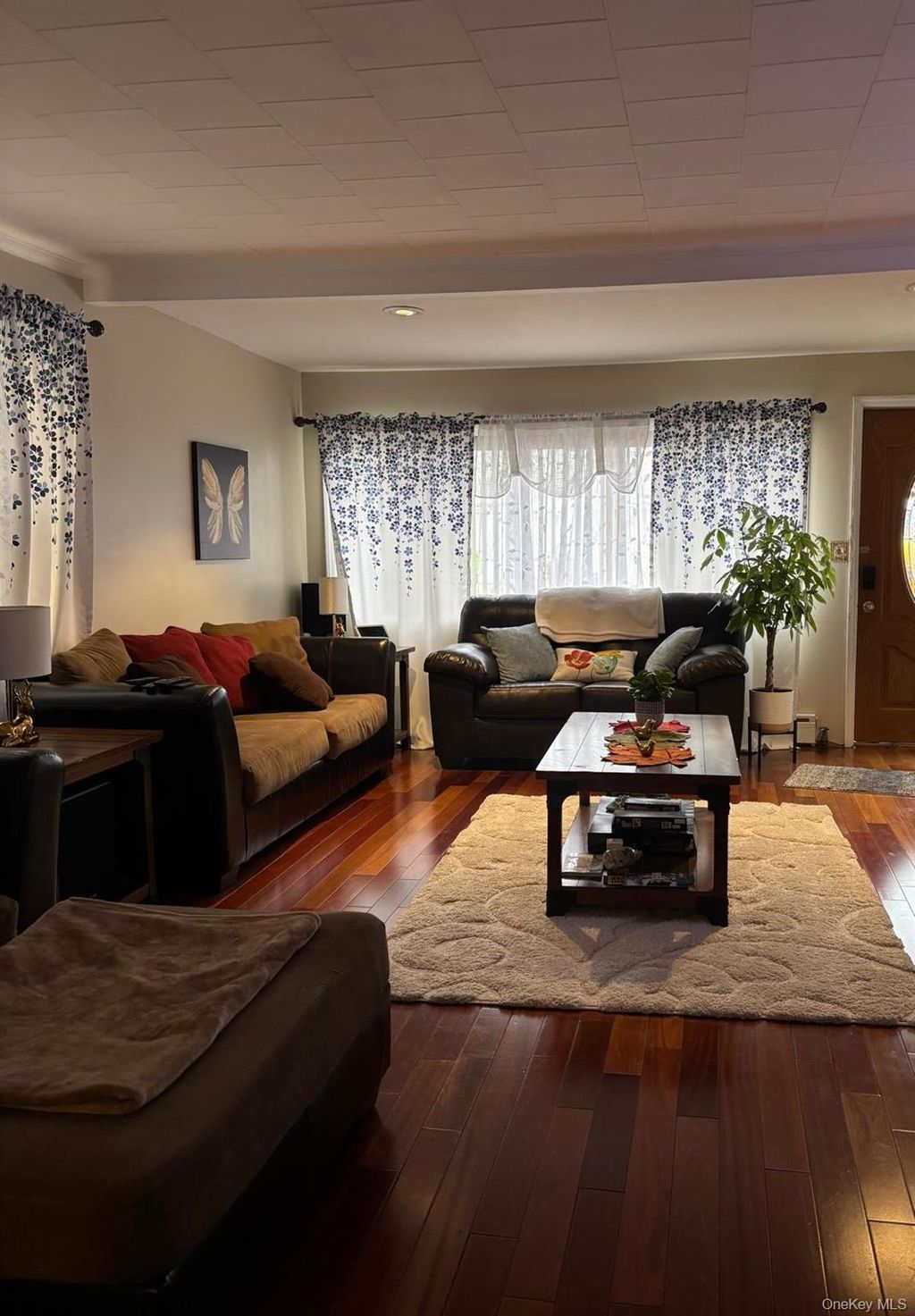 Photo of 90-17 207th Street, Queens Village, NY 11428 (MLS # 951426)