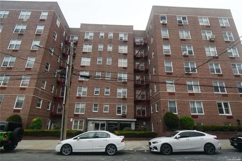 63-45 Saunders Street 3G Rego Park NY 11374