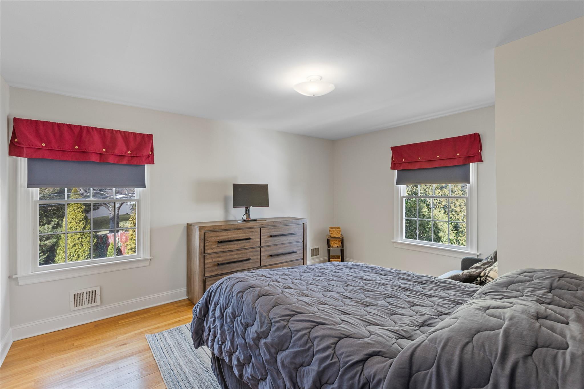 16 Calico Tree Road, Hauppauge, New York image 27