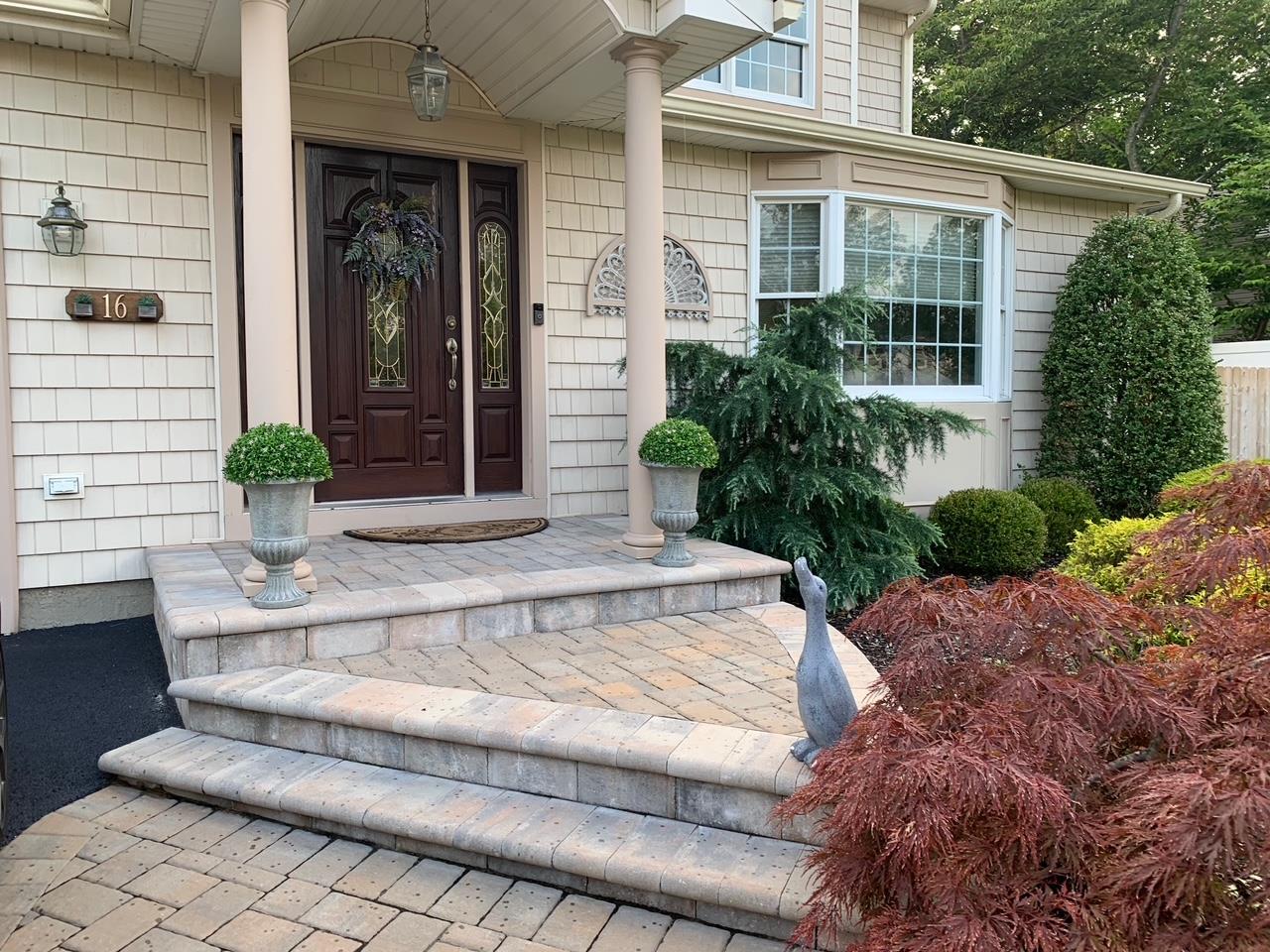 16 Calico Tree Road, Hauppauge, New York image 3