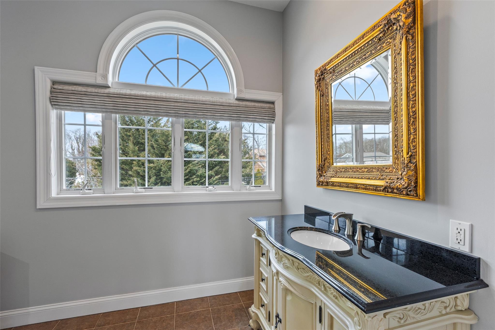 16 Calico Tree Road, Hauppauge, New York image 22