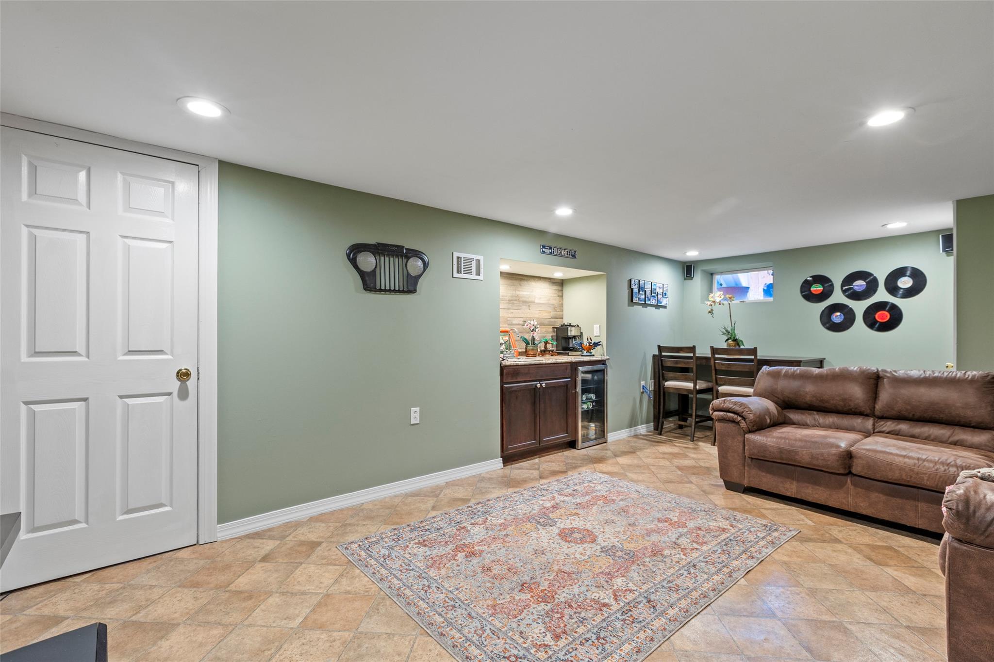 16 Calico Tree Road, Hauppauge, New York image 33