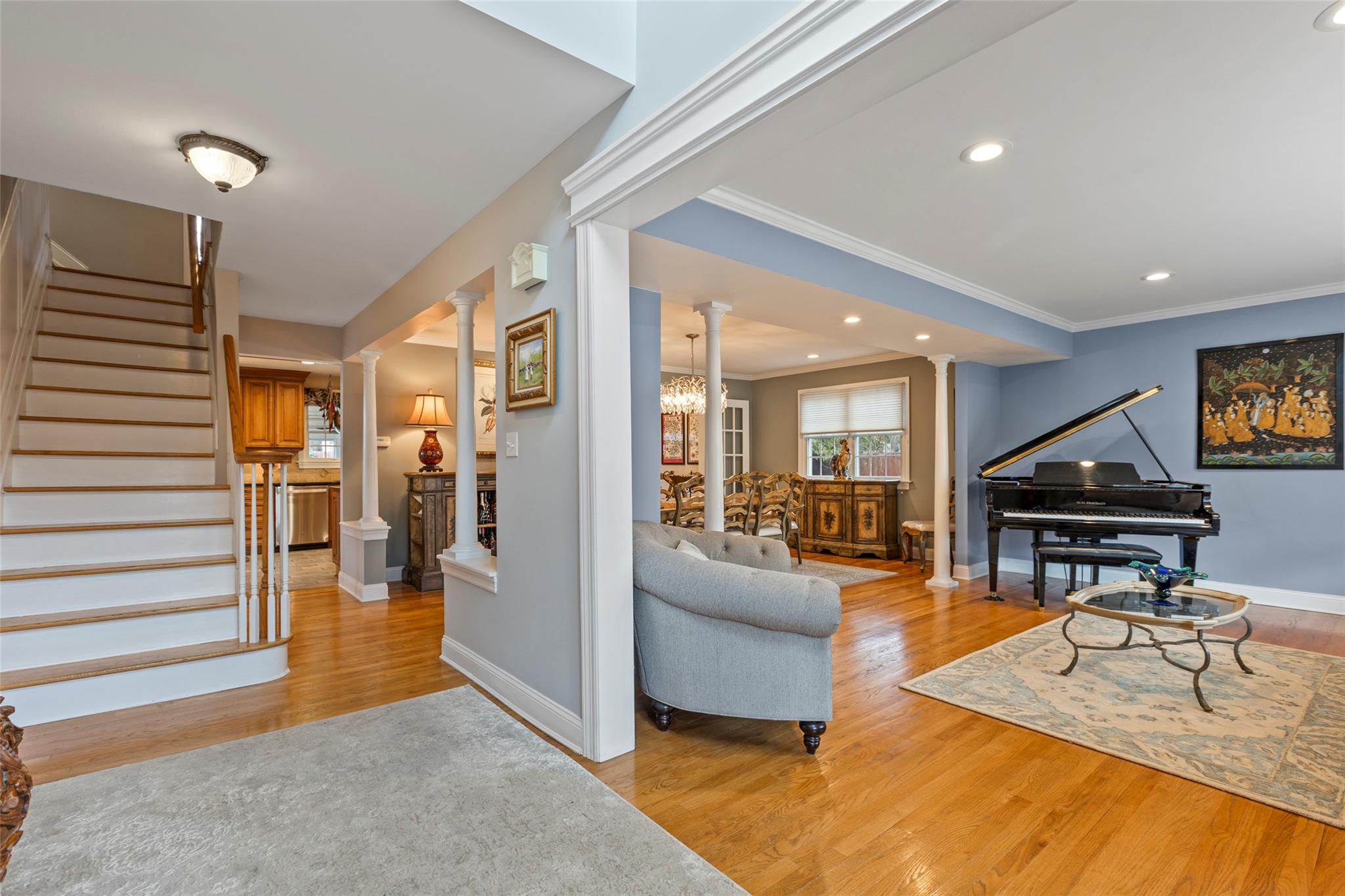 16 Calico Tree Road, Hauppauge, New York image 4