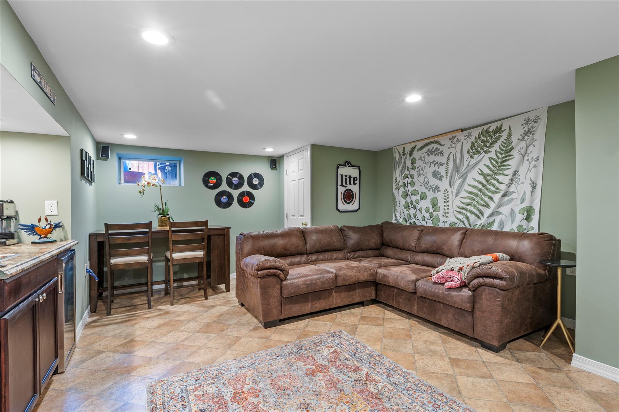 16 Calico Tree Road, Hauppauge, New York image 32