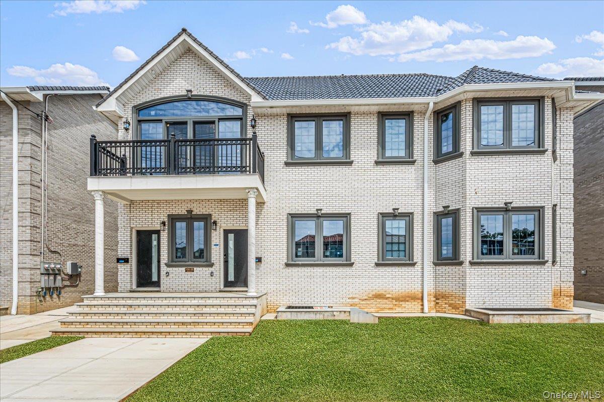 150-25 Hawtree Street