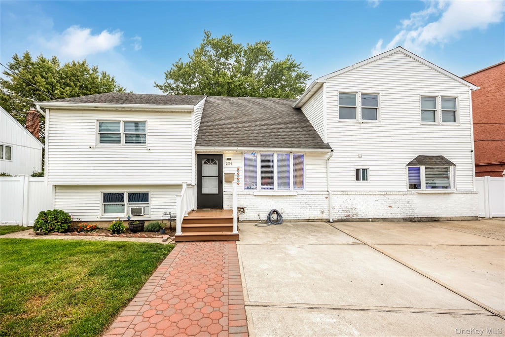 Photo of 204 Bayside Avenue, Oceanside, NY 11572 (MLS # 1048963)