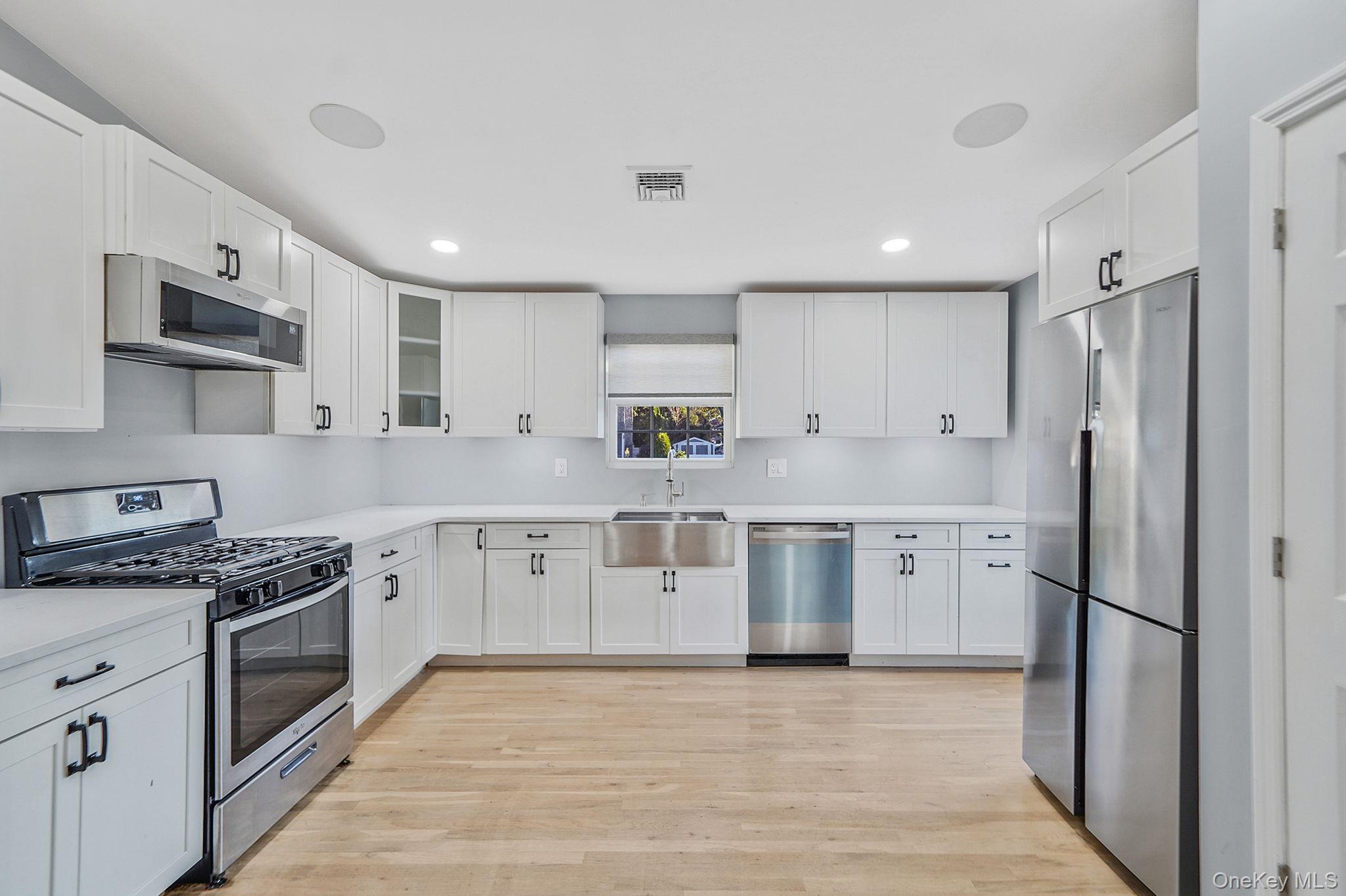 20 Pell Avenue