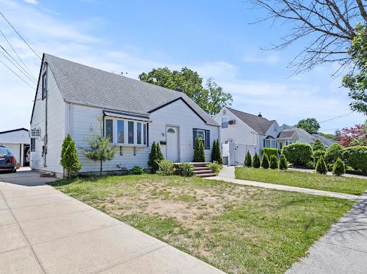 1125 Rottkamp Street, Valley Stream, New York image 1