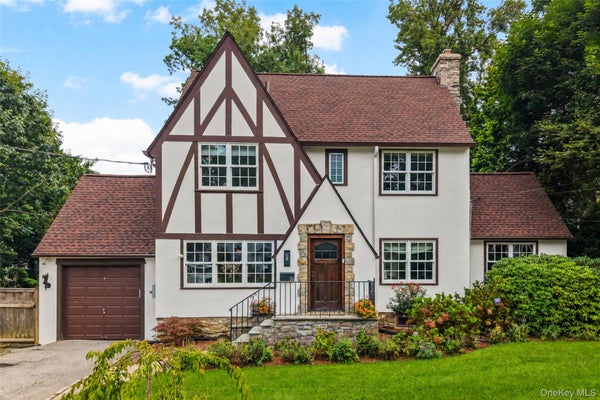 26 DUSENBERRY RD, BRONXVILLE, NY 10708 - Image 1dc1bbfc16f4b72b3f05c19ce6a5e256/2343577842