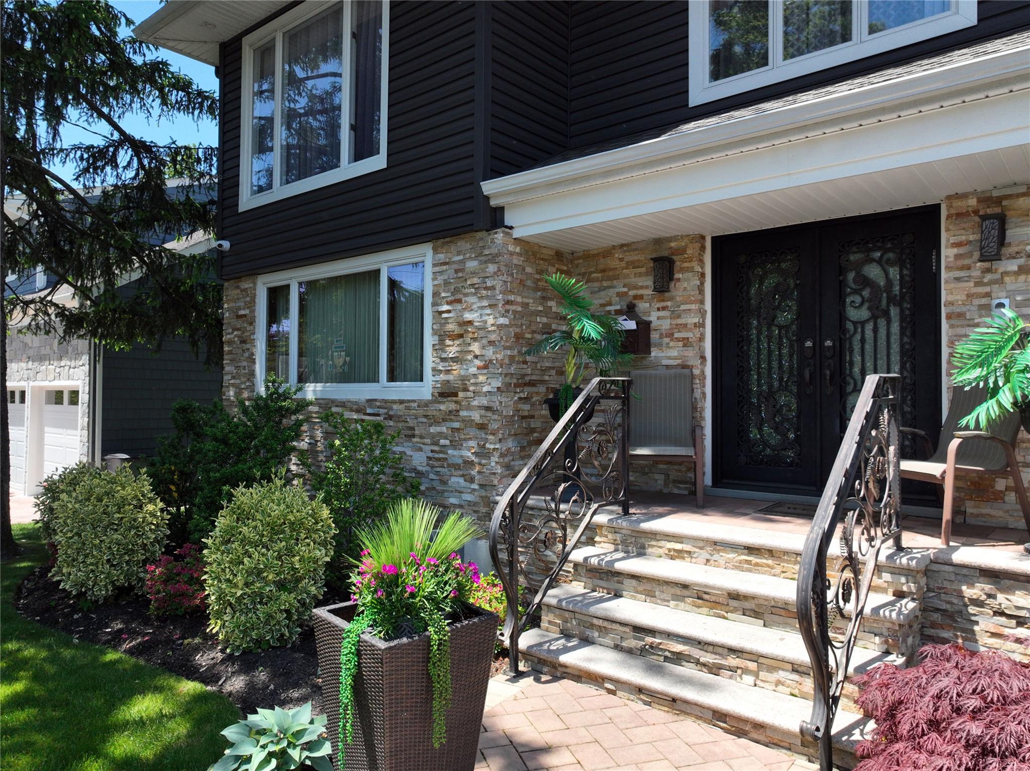 1010 S End, Woodmere, New York image 2