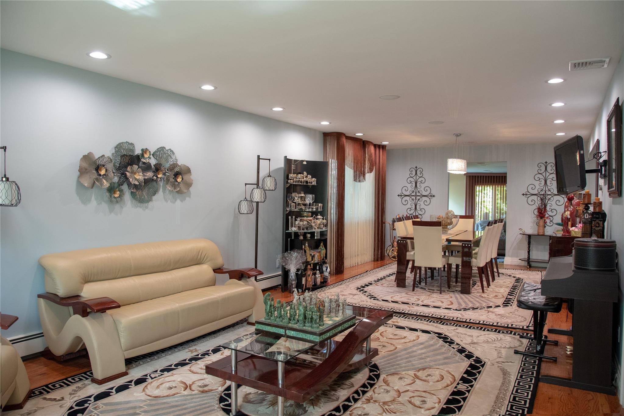 1010 S End, Woodmere, New York image 6