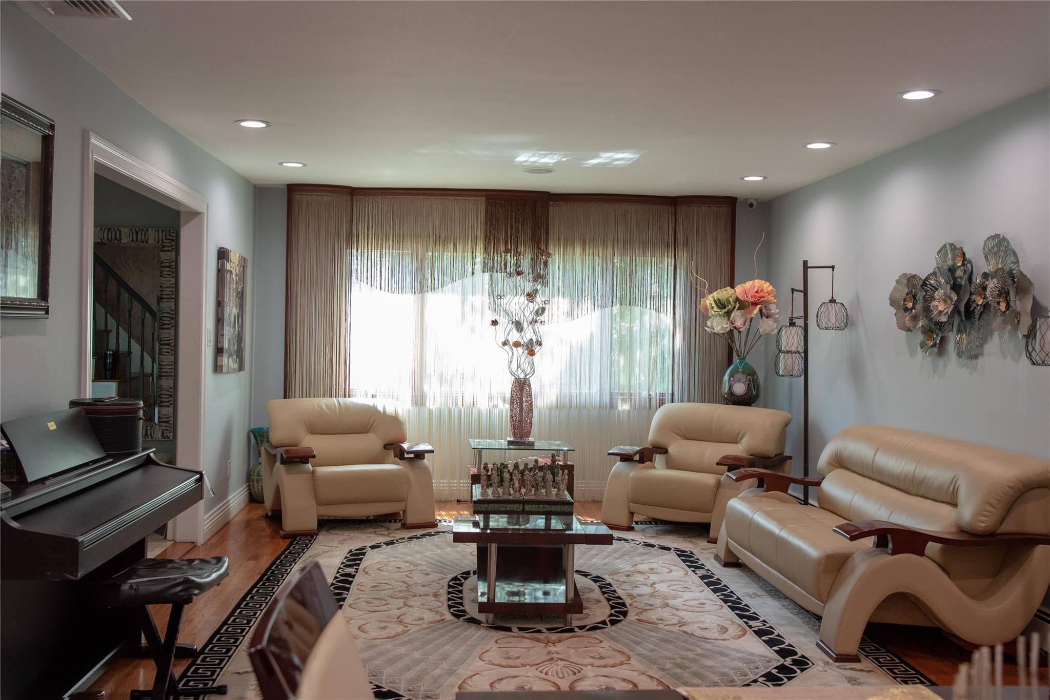 1010 S End, Woodmere, New York image 7