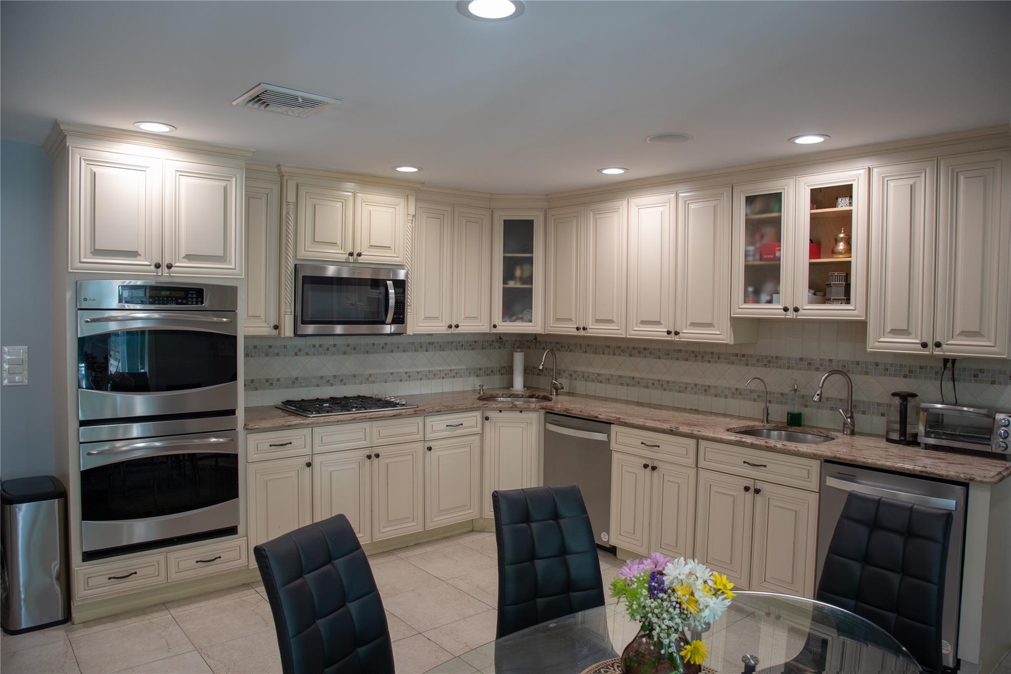 1010 S End, Woodmere, New York image 11