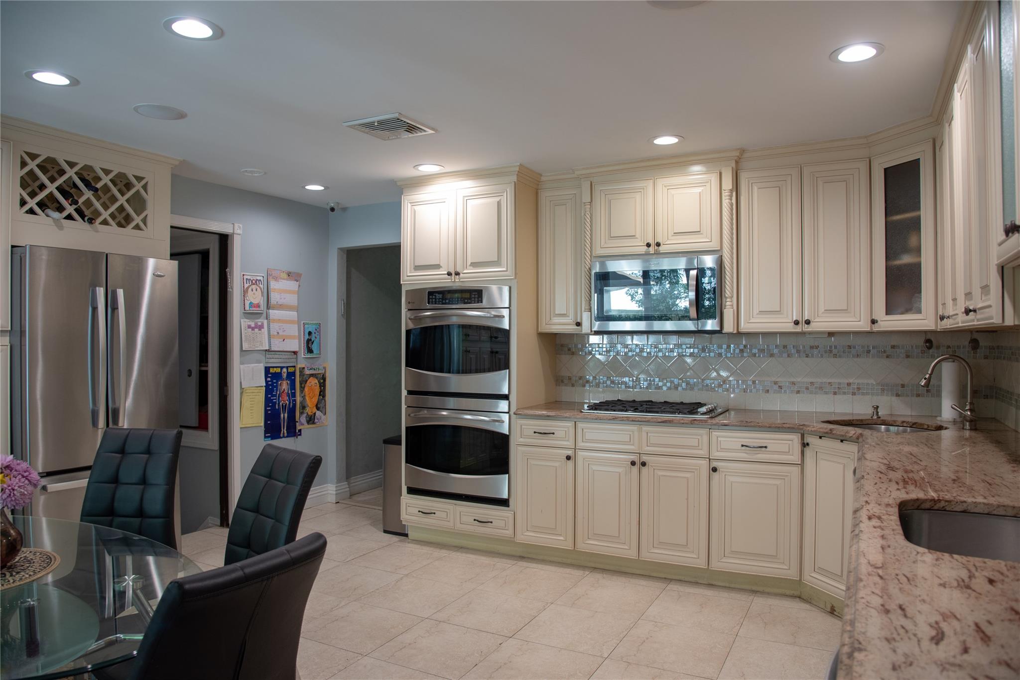 1010 S End, Woodmere, New York image 10