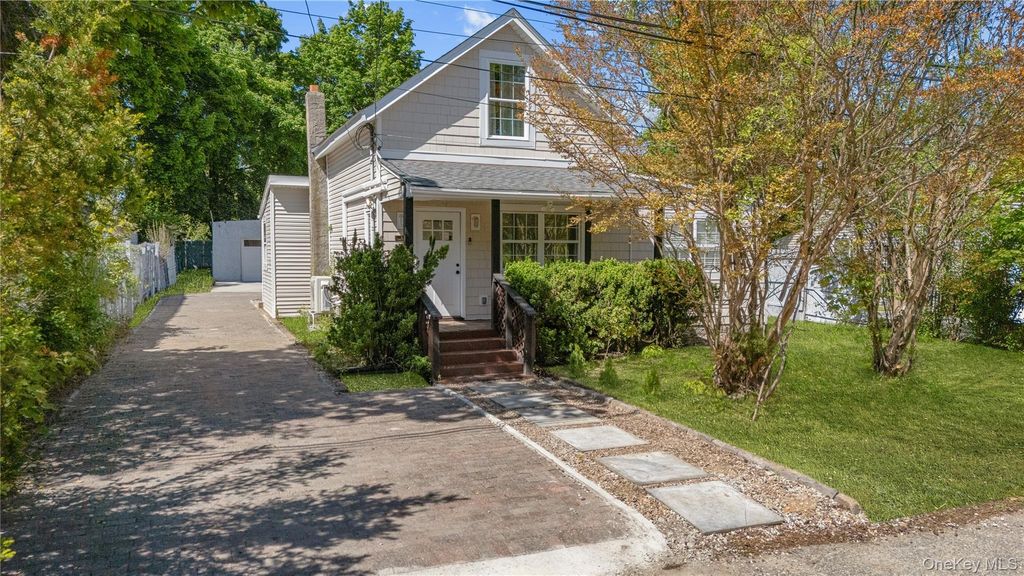 Photo of 37 Hoffman Drive, Kings Park, NY 11754 (MLS # 999665)