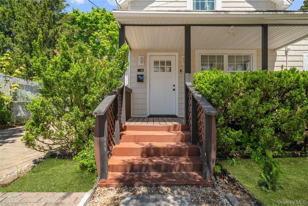 Photo of 37 Hoffman Drive, Kings Park, NY 11754 (MLS # 999665)