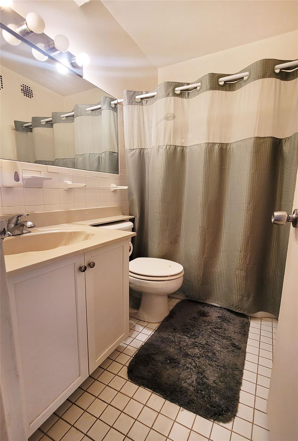 99-72 66rd Rd #7AA, Rego Park, New York image 11