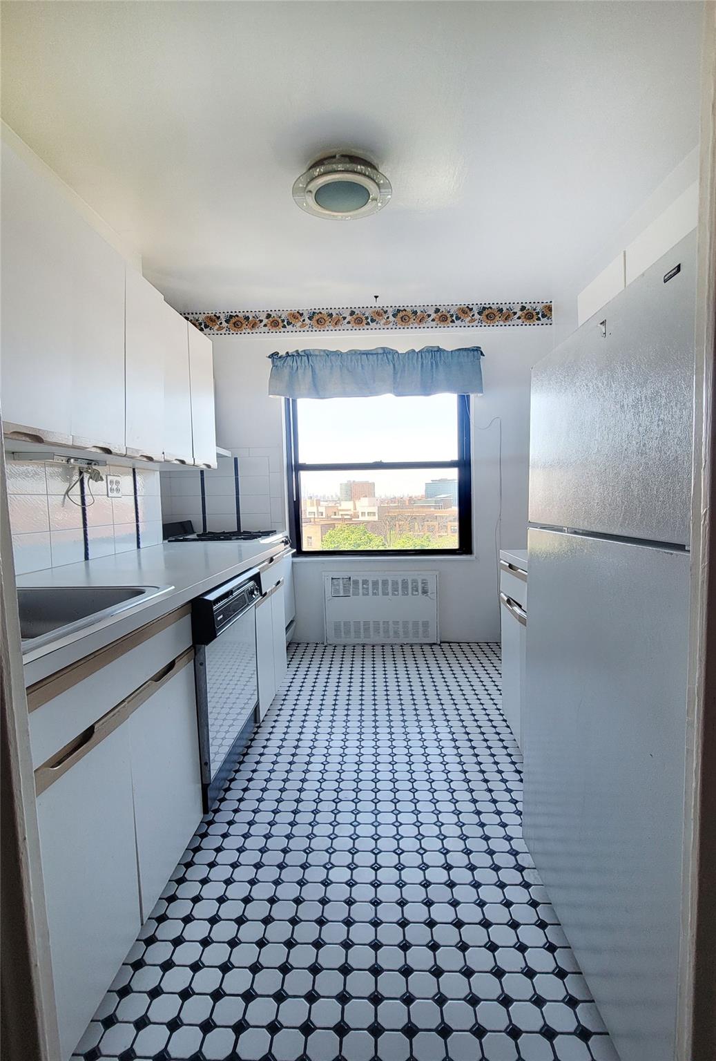 99-72 66rd Rd #7AA, Rego Park, New York image 5
