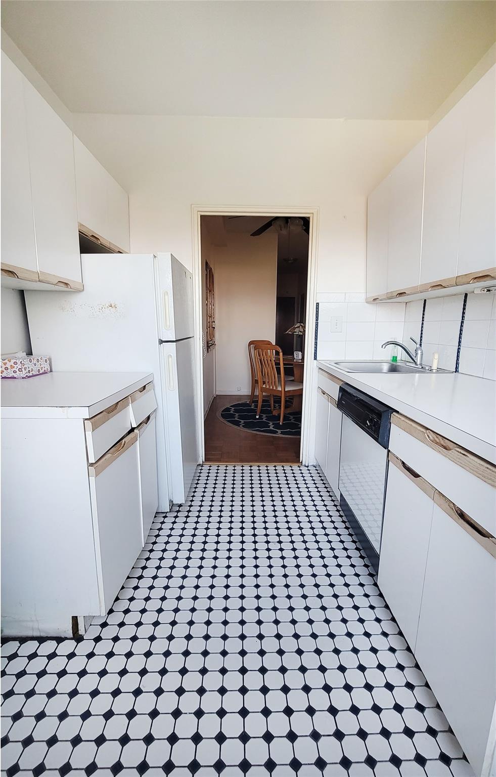 99-72 66rd Rd #7AA, Rego Park, New York image 4