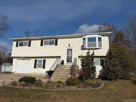 Homes For Sale - 5 Denise Drive<br/> East Patchogue, NY 11772