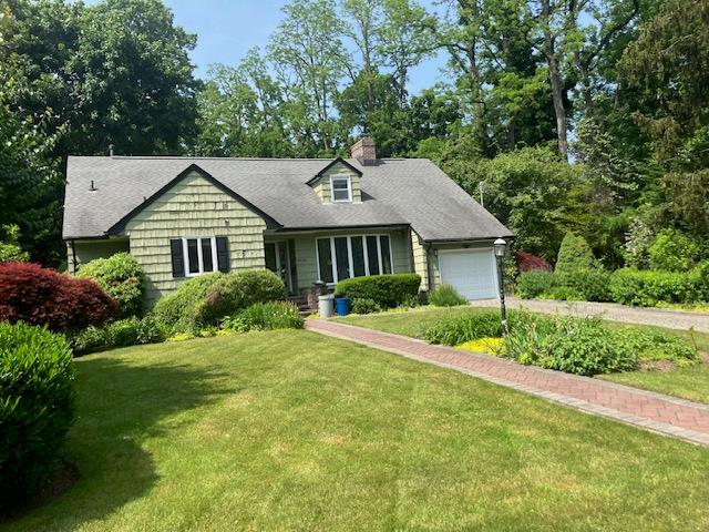 Little Neck Road, Douglaston, Queens, NY - 4 Bedrooms  
2 Bathrooms  
8 Rooms - 