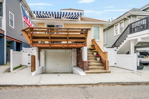 Photo of 77 Florida Street, Long Beach, NY 11561 (MLS # 924322)