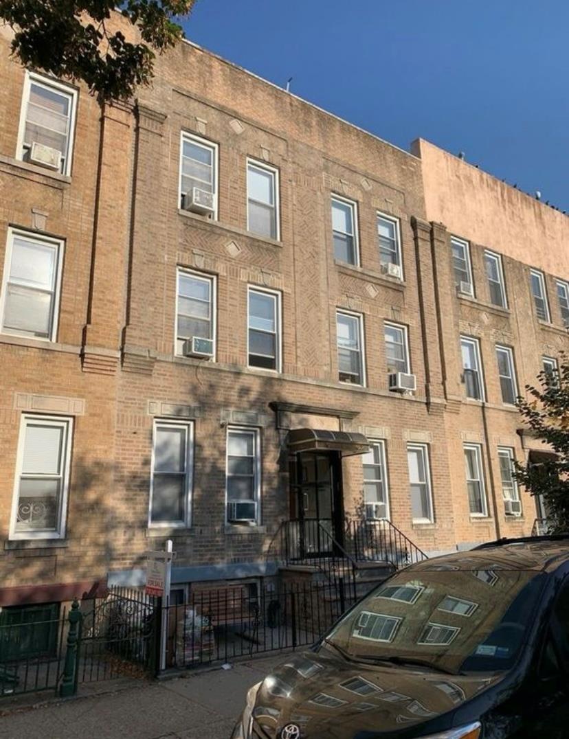 18-31 Stephen Street, Ridgewood, New York image 2