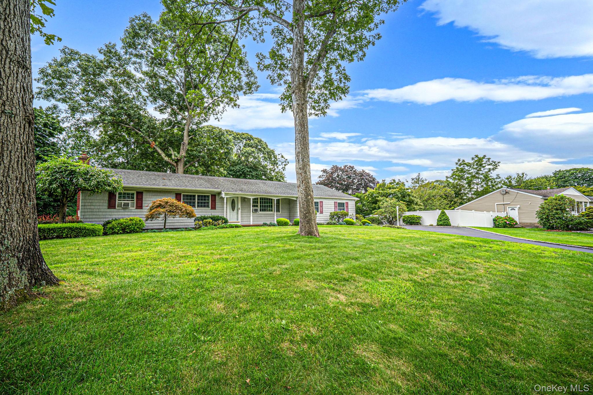 24 Spruce Street - Photo 2