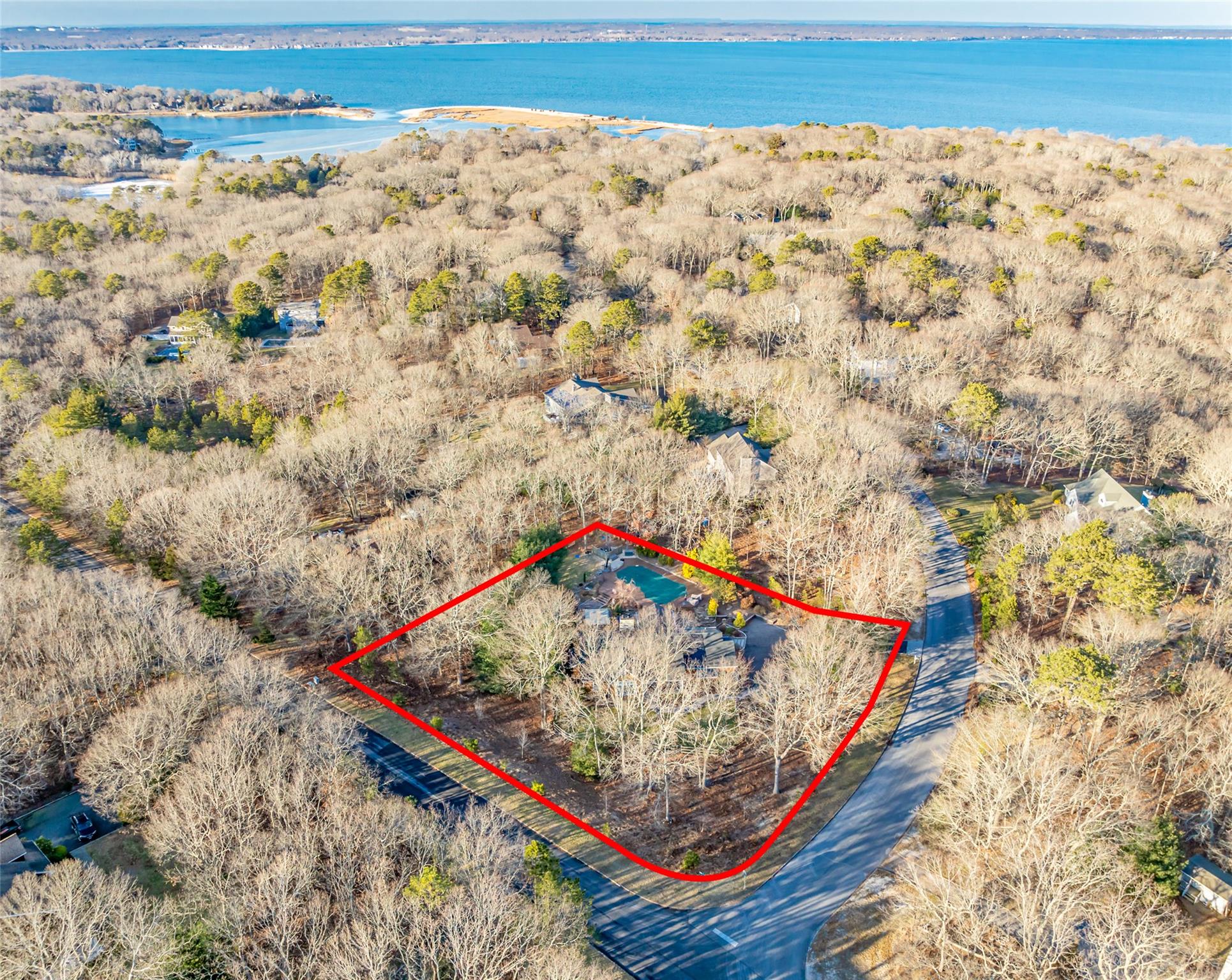 16 Wood View Way, Hampton Bays, New York image 2