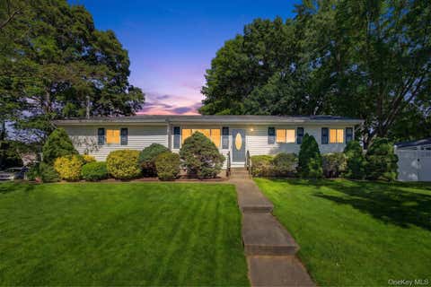 Photo of 470 Ontario Street, Ronkonkoma, NY 11779 (MLS # 1008995)