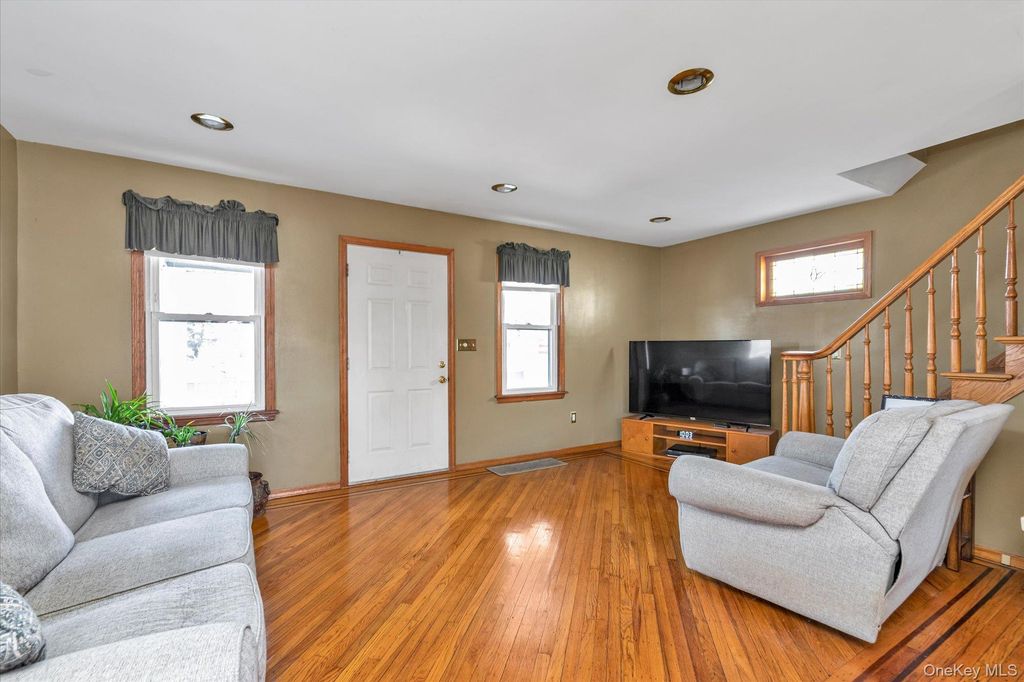 Photo of 15 Eton Street, Valley Stream, NY 11581 (MLS # 951793)